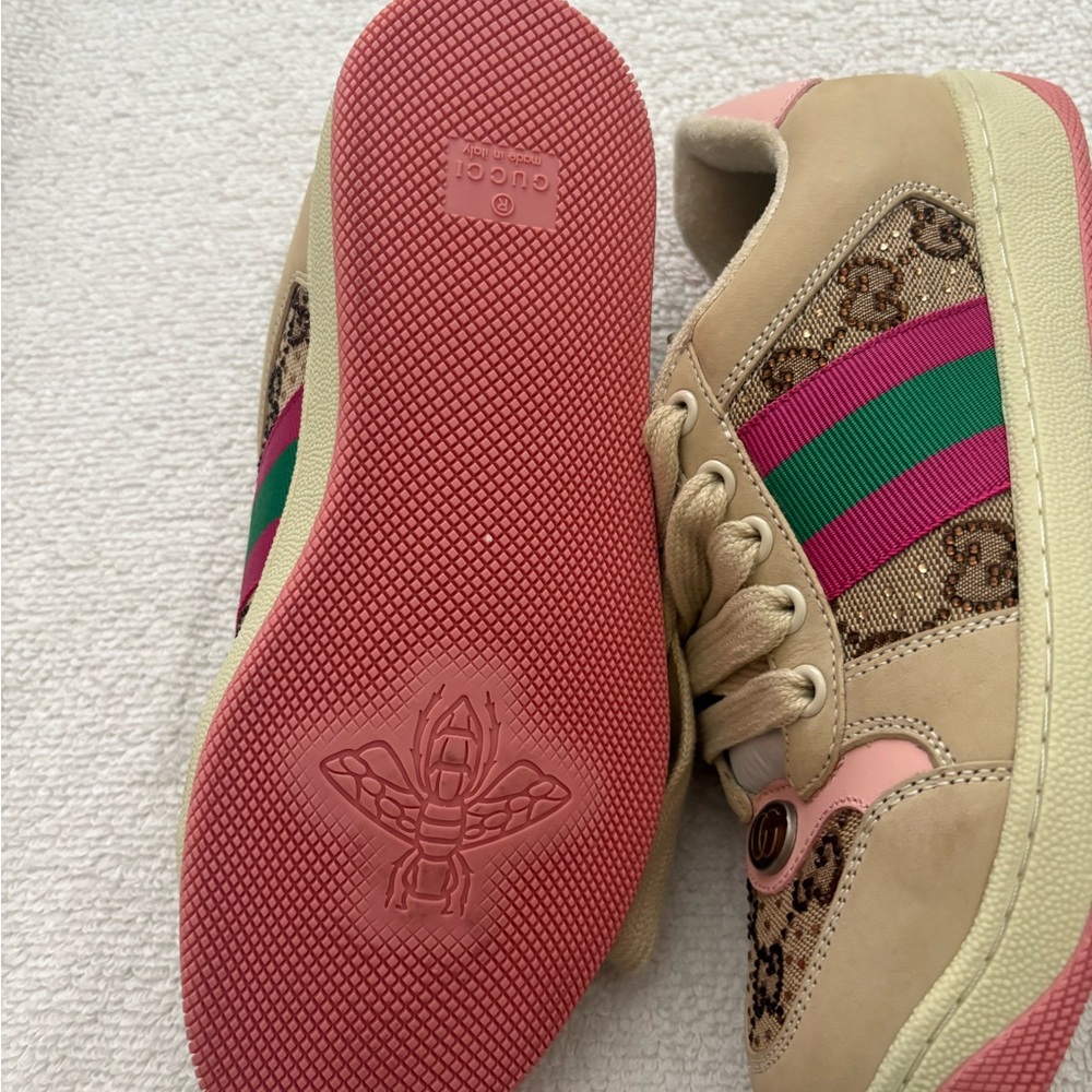 Gucci 🩷 - Picture 3 of 4